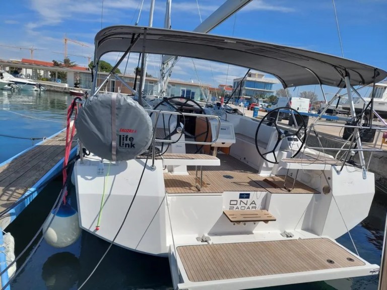 Yacht charter Zadar - Bavaria Bavaria C42 on SamBoat