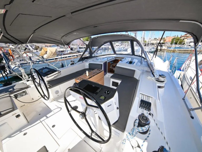 Sailboat to hire Zadar at the best price