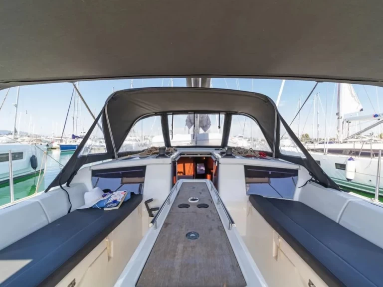 Sailboat hire in Ávdira - Dufour Dufour 430