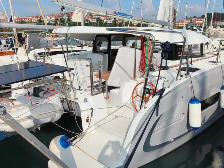 Yacht hire Pula cheap Excess 11