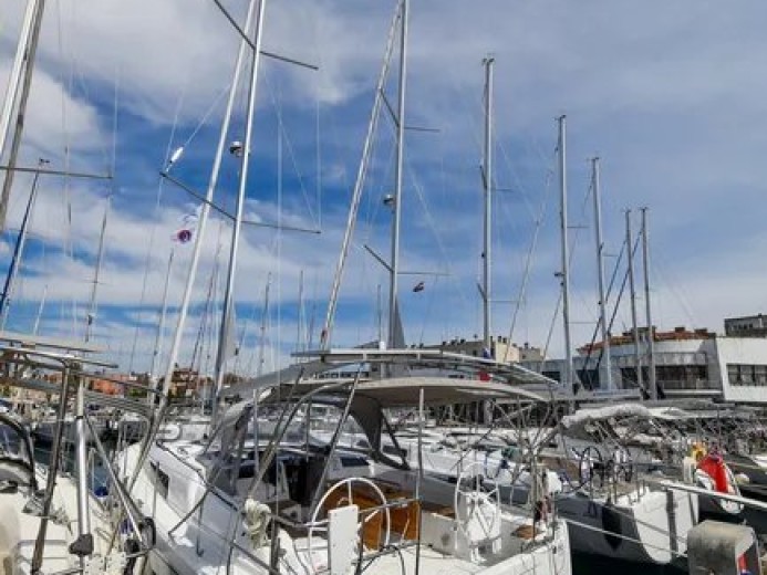 Hire Sailboat with or without skipper Bénéteau Zadar