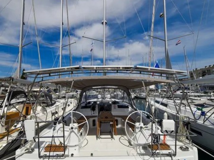 Hire Sailboat Bénéteau with a boat licence