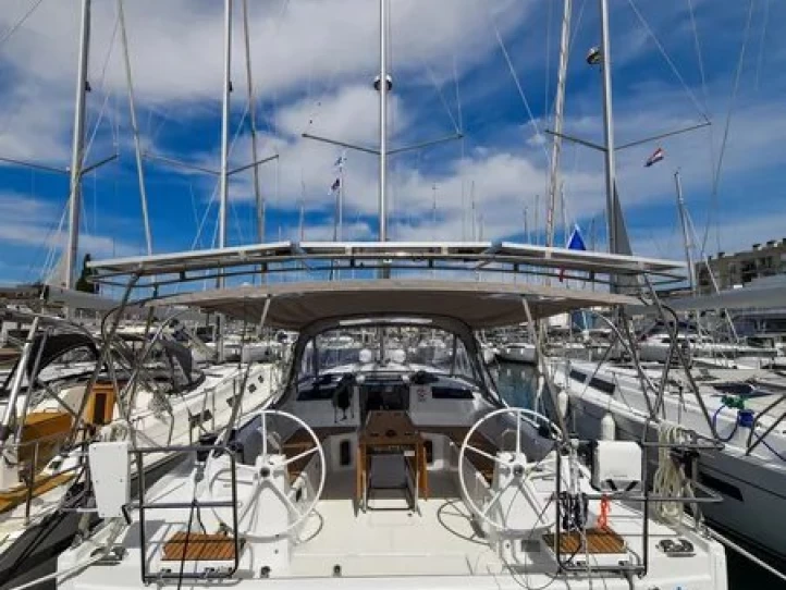 Hire Sailboat Bénéteau with a boat licence