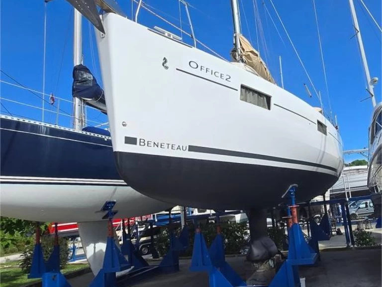 Yacht hire Pula cheap Oceanis 41.1
