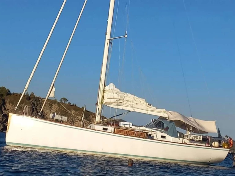 Su progetto Sloop charter bareboat or skippered in  Punta Ala