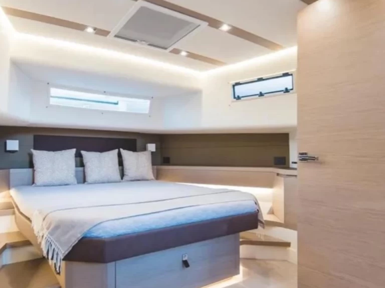 Yacht hire Ibiza Town cheap Pardo 50