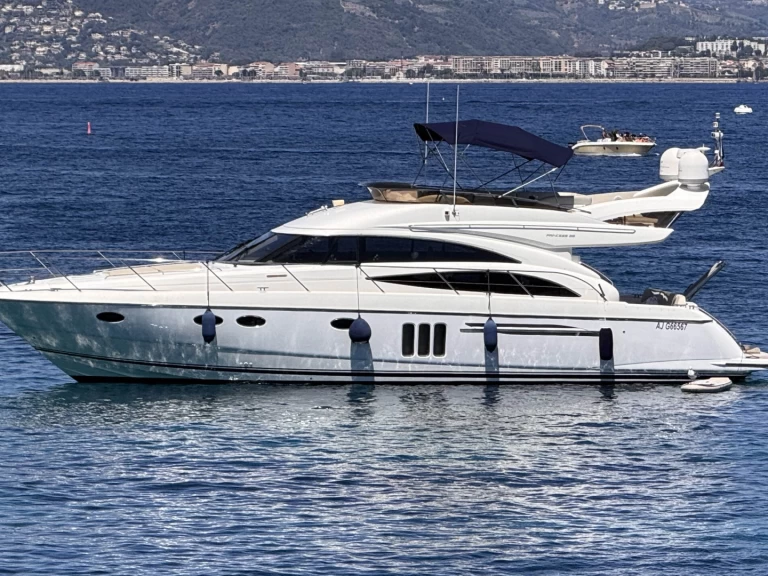 Hire Motorboat Princess, UK with a boat licence