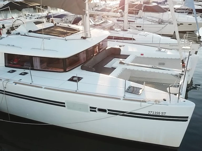 Hire Catamaran with or without skipper Lagoon Lávrio