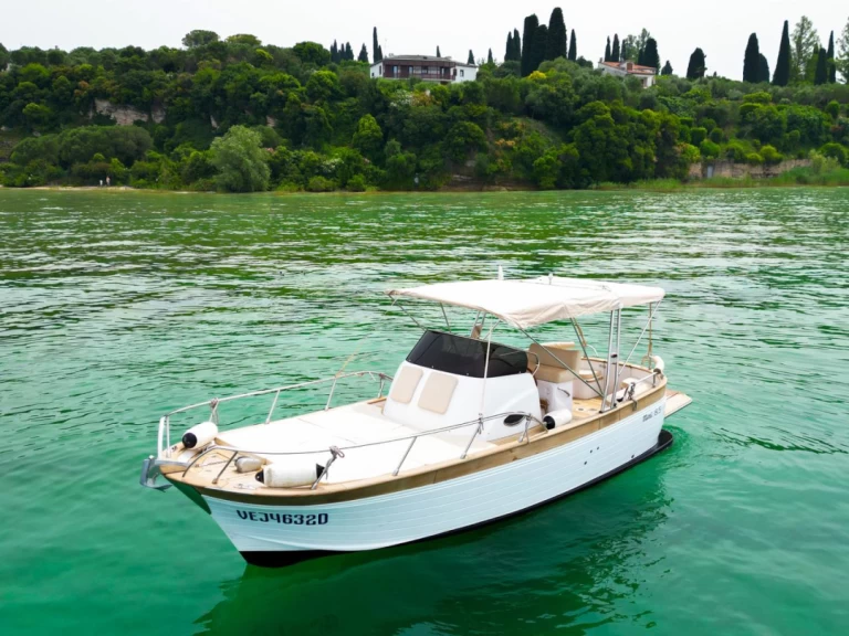 Hire a Mimi libeccio 9.50 cabin La Spezia