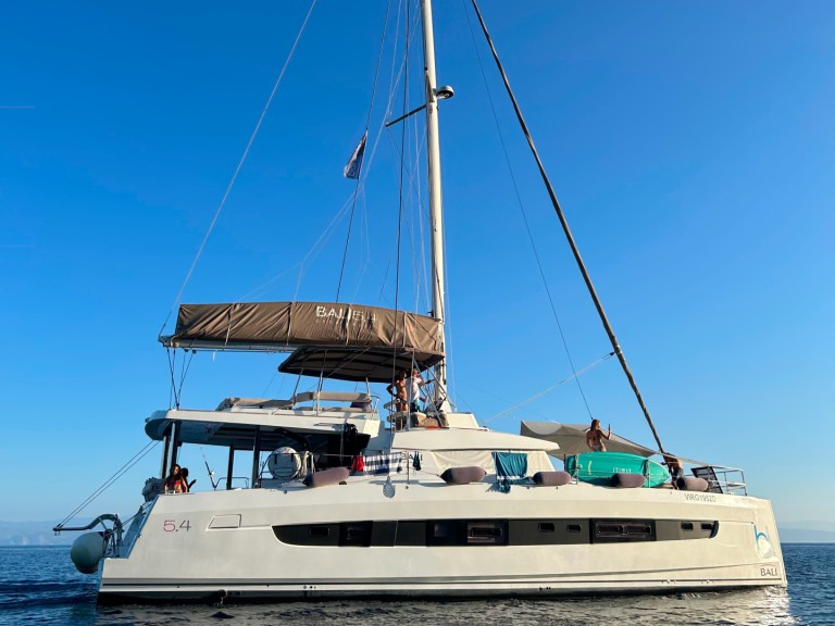 Hire Catamaran Bali with a boat licence