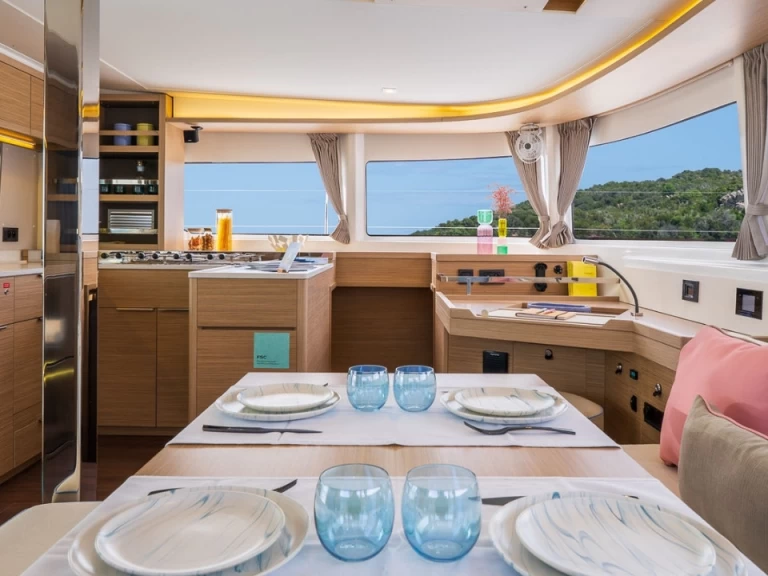 Yacht hire Naples cheap Lagoon 46 Iconic