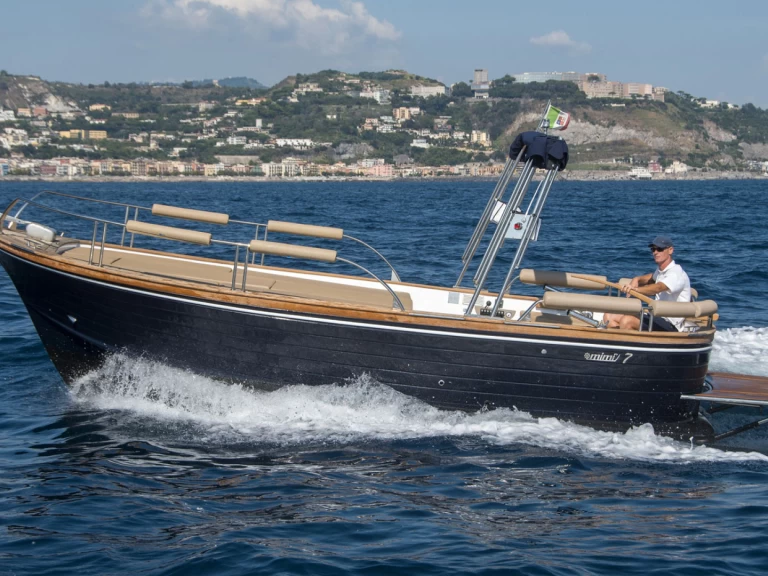 Mimi 7 CLASSIC charter bareboat or skippered in  La Spezia