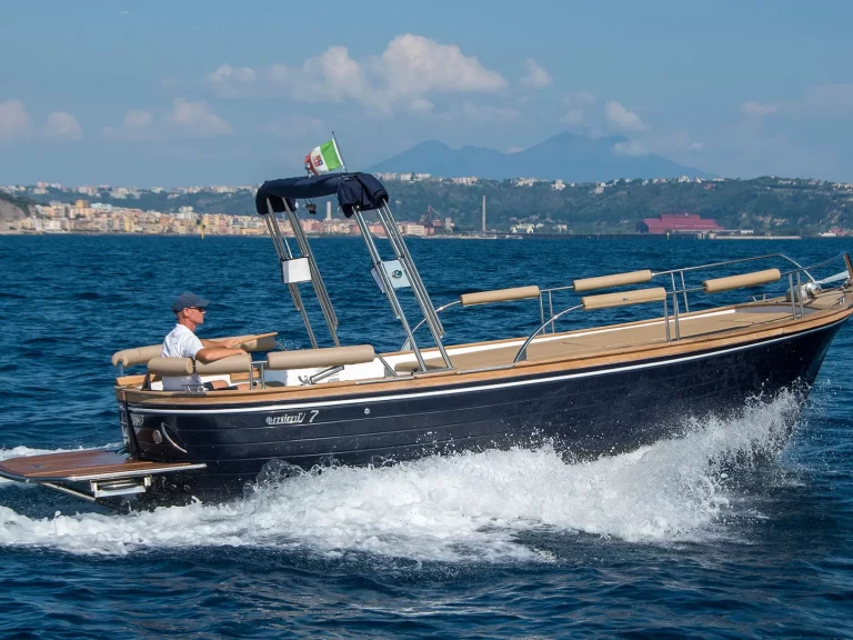 Yacht charter La Spezia - Mimi 7 CLASSIC on SamBoat