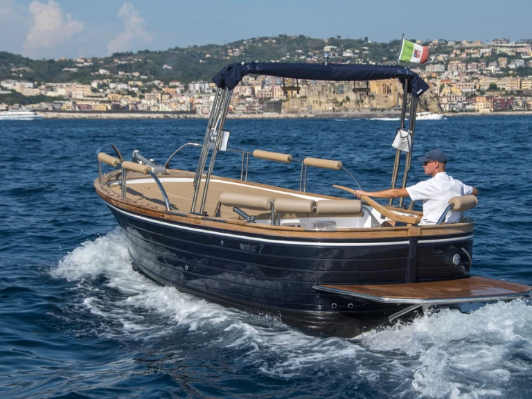 Yacht hire La Spezia cheap 7