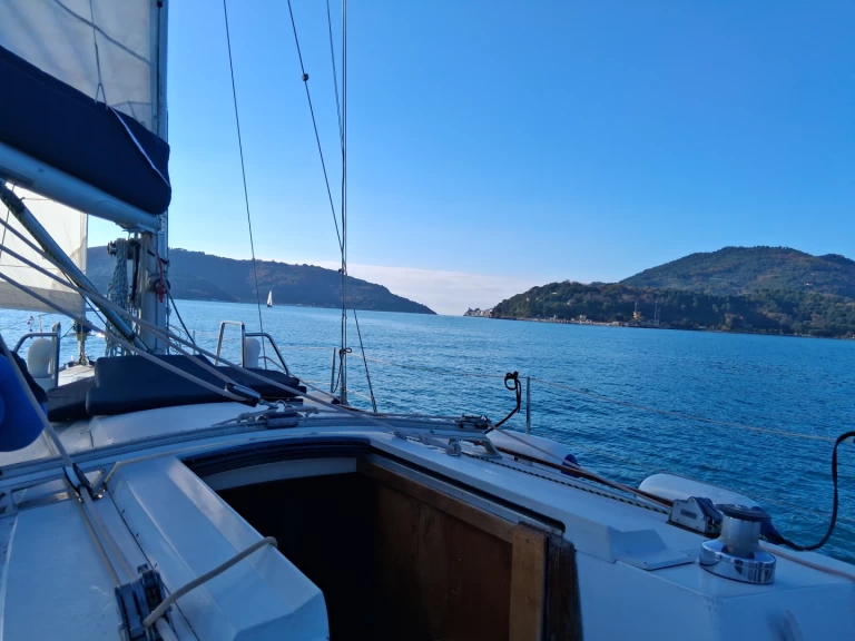 Charter a Cantiere Del Pardo Grand Soleil 40 in La Spezia on Samboat