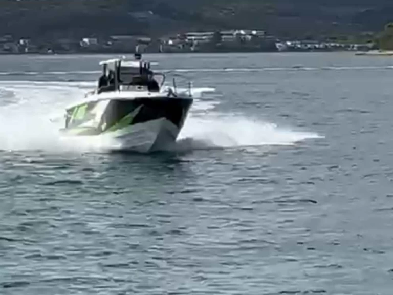 Hire Motorboat GRANDE MARE 29 with a boat licence