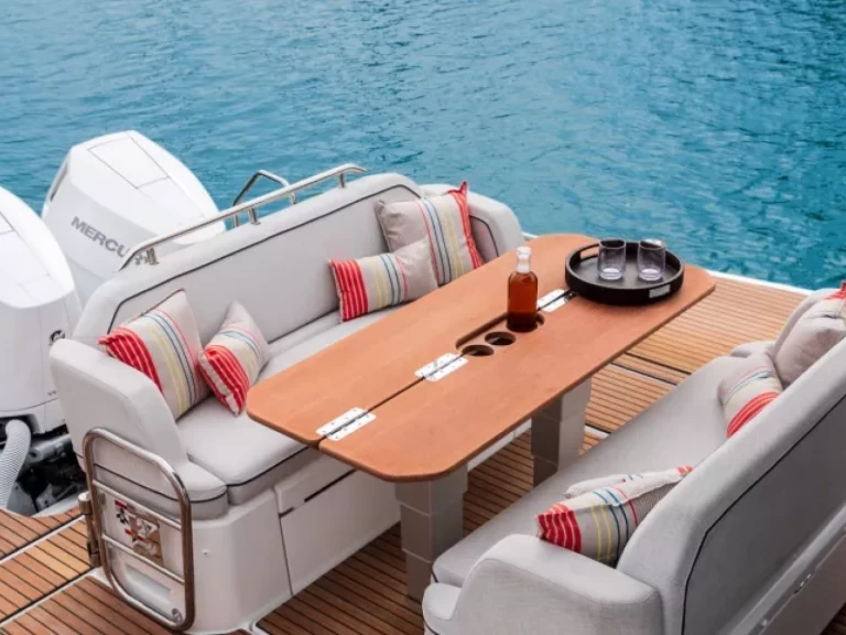 Charter a Bénéteau Gran Turismo 36 in Makarska on Samboat