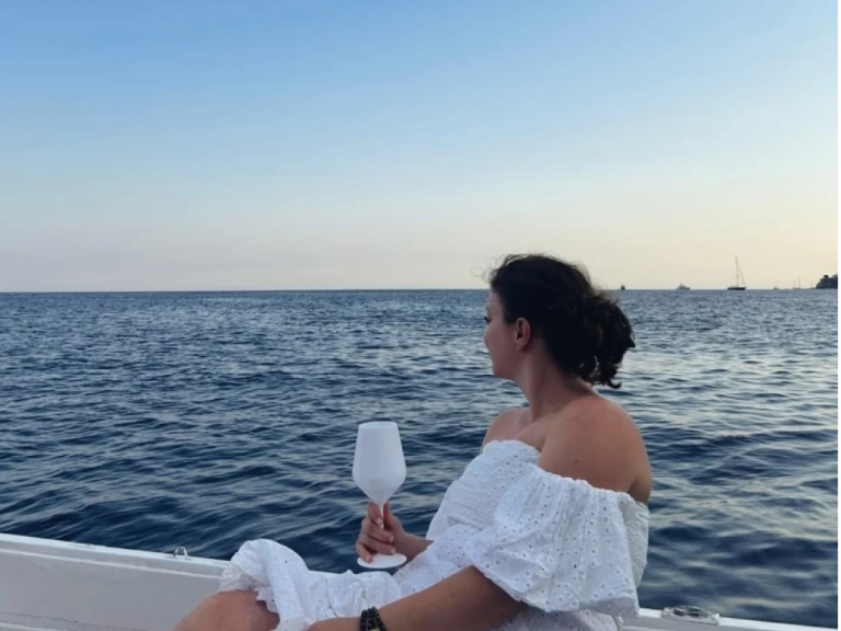 Hire Motorboat Apreamare with a boat licence