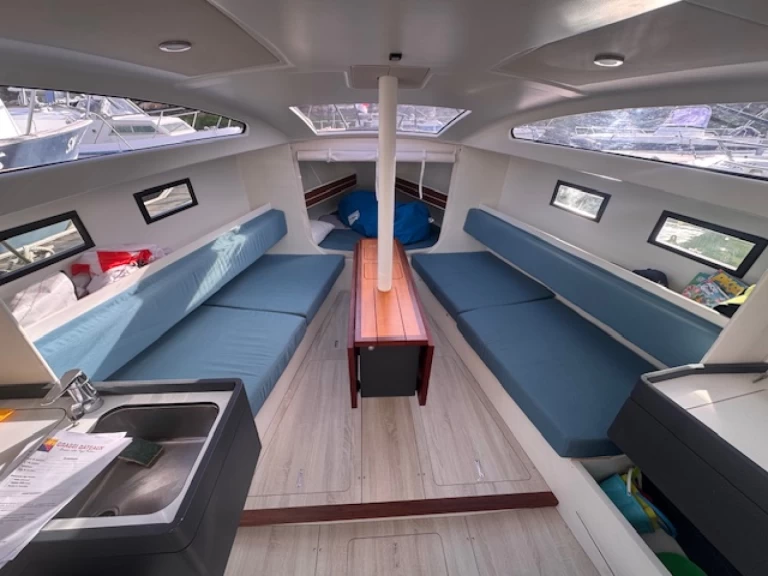 Sailboat to hire La Rochelle at the best price