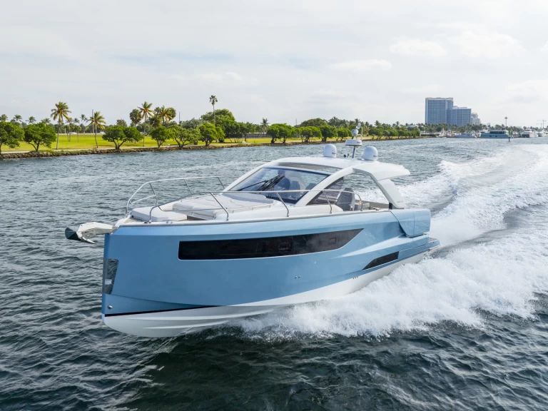 Hire a Jeanneau db 43 Miami