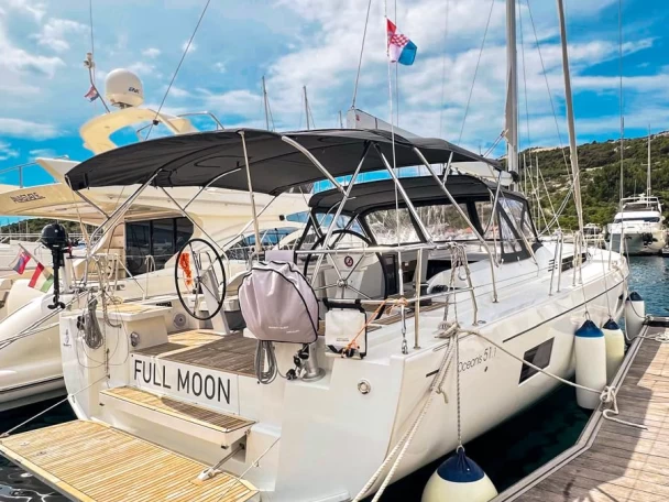 Hire Sailboat Bénéteau with a boat licence