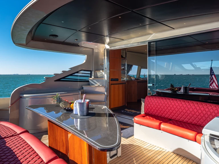 Hire Luxury Yacht with or without skipper Pershing South Miami Beach