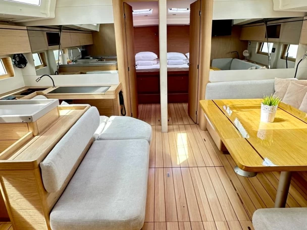 Sailboat hire in Primošten - Bénéteau Oceanis 51.1