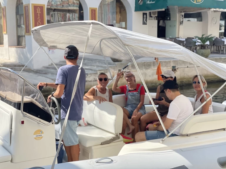 Hire RIB Bsc with a boat licence