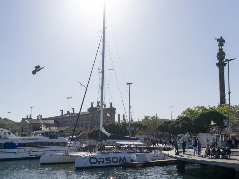 Hire Catamaran Fountaine Pajot with a boat licence