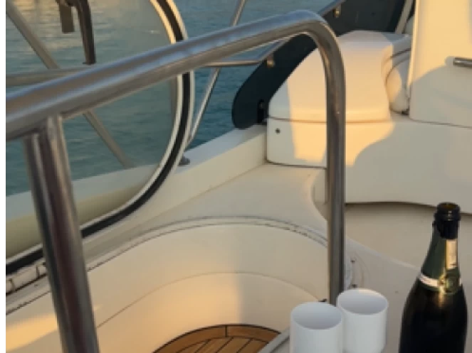 Yacht charter San Vincenzo - Azimut Azimut 42 Fly on SamBoat