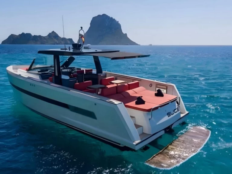 Hire Motorboat Fjord with a boat licence