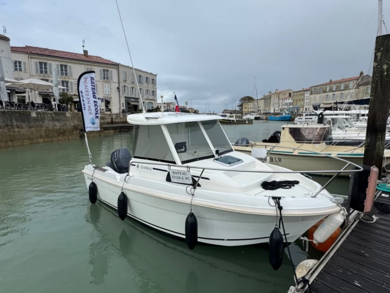 Hire a Jeanneau Merry Fisher 580 La Rochelle