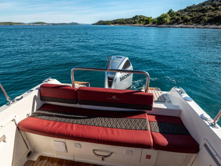 Hire a Atlantic 730 Sun Cruiser Tribunj