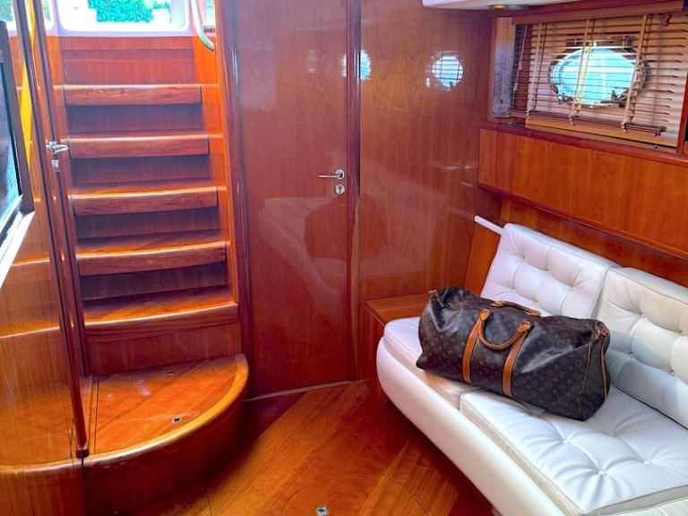 Motorboat to hire Tropea at the best price