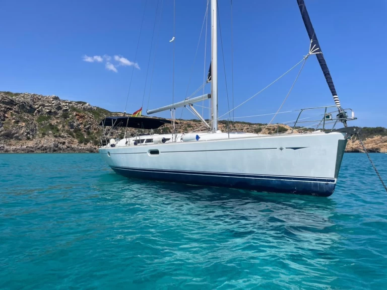 Charter a Jeanneau Sun Odyssey 45 in Marina deportiva de Menorca on Samboat