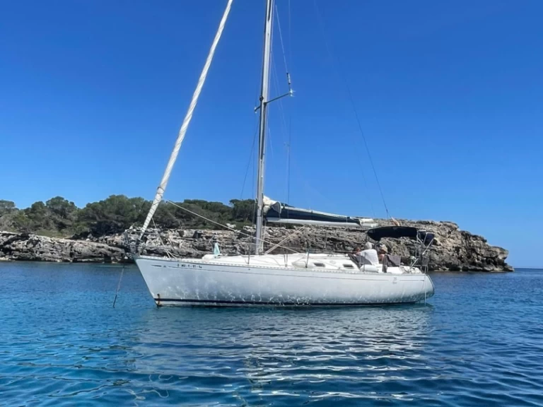 Sailboat to hire Mahón at the best price