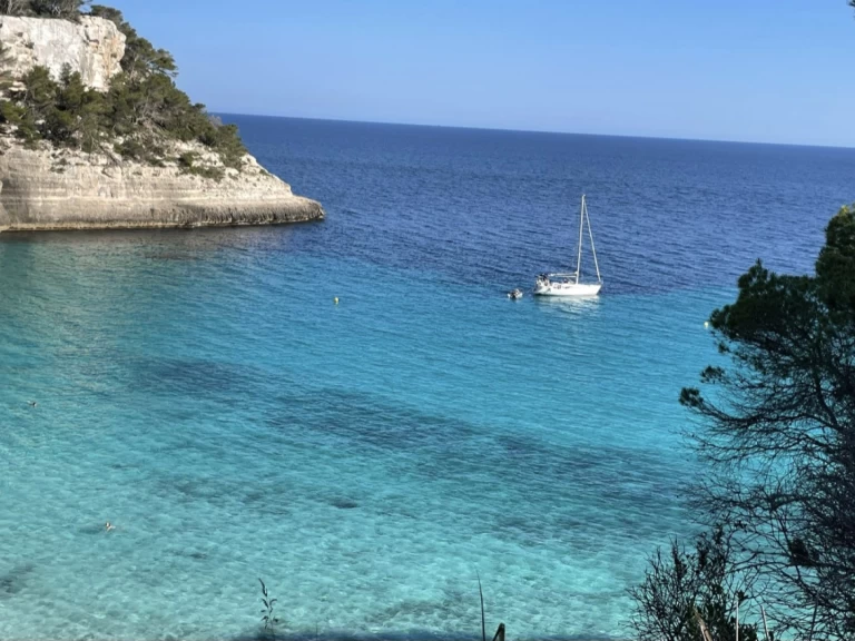 Hire a Dufour Dufour 35 Classic Mahón