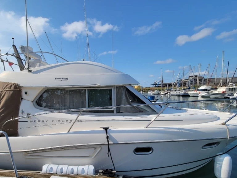 Yacht hire Anglet cheap Merry Fisher 925 Fly