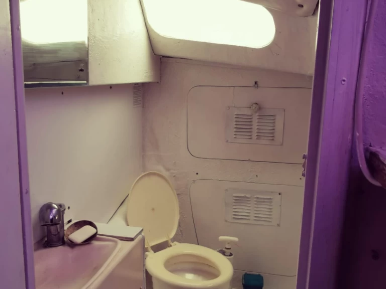 Heavenly Cruising Yachts LTD Twins 27 charter bareboat or skippered in  Sarzeau