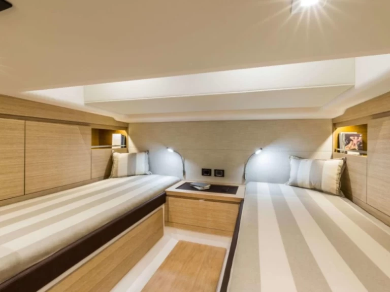 Charter a Planazo 43 in Ibiza Town on Samboat