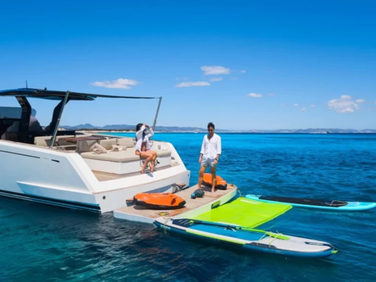 Motorboat hire in Ibiza Town - Planazo 43