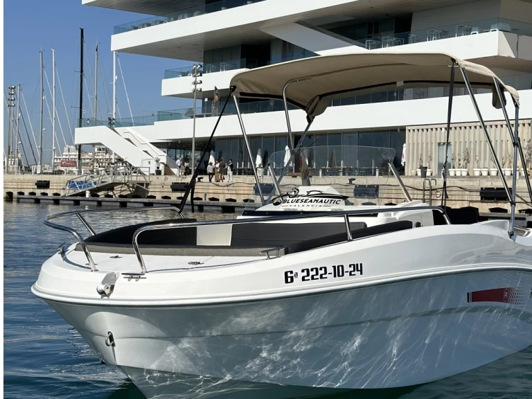 Charter a Remus Remus 525SC in Valencia on Samboat