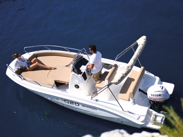 Yacht hire Valencia cheap Q20