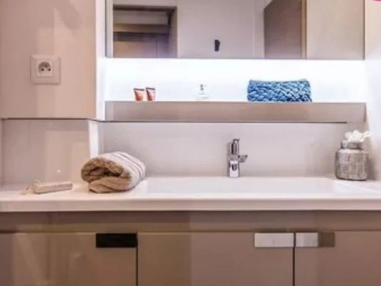 Hire Catamaran with or without skipper Fountaine Pajot Alimos