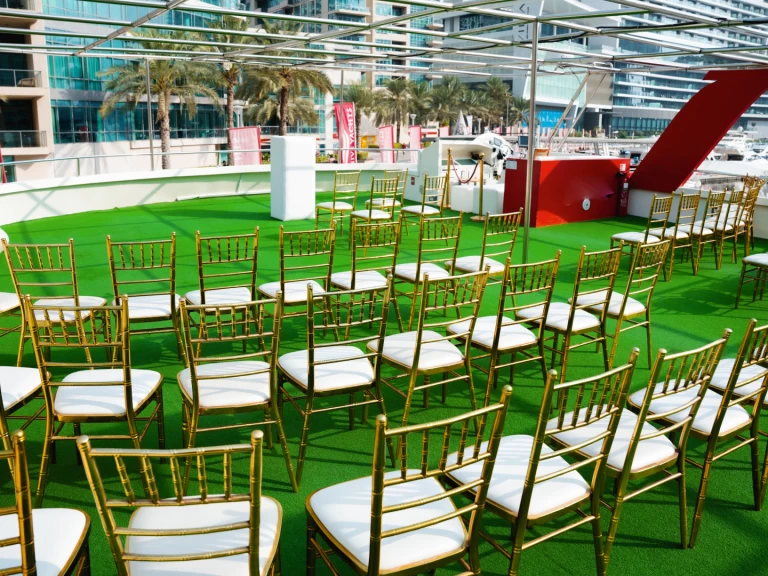 Hire Luxury Yacht with or without skipper Sunseeker Dubaï harbour