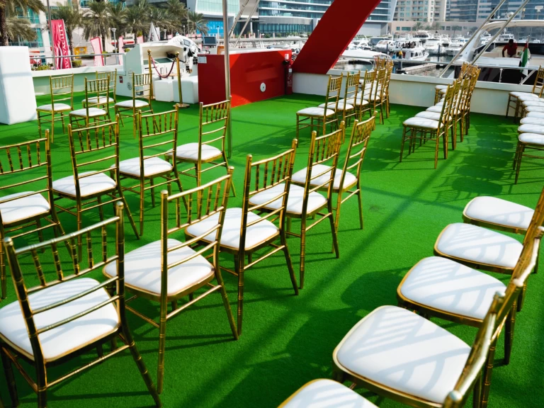 Hire Luxury Yacht Sunseeker with a boat licence