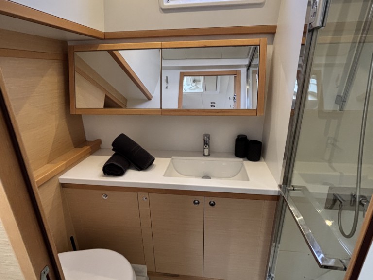 Yacht hire Capo d'Orlando cheap Lagoon 52 F