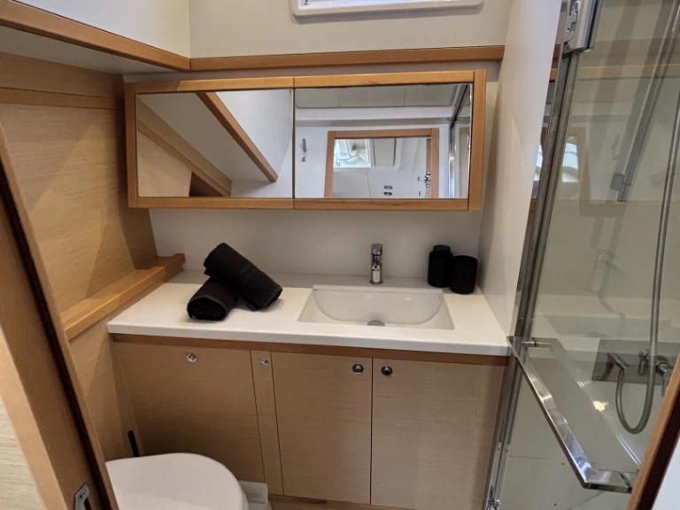 Yacht hire Capo d'Orlando cheap Lagoon 52 F