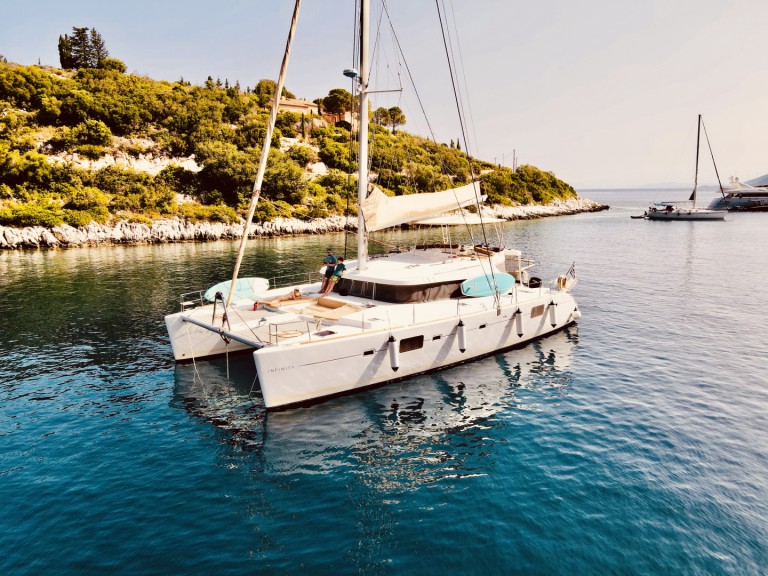 Hire Catamaran with or without skipper Lagoon Pálairos