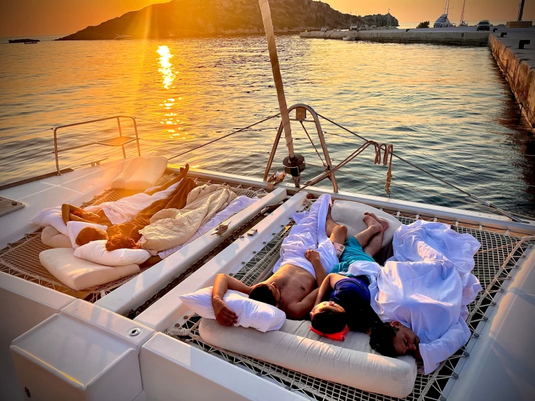 Hire Catamaran Lagoon with a boat licence